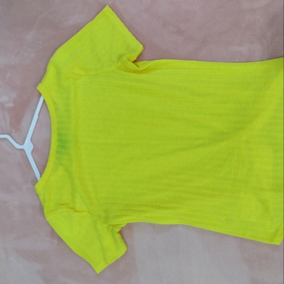 Shirt with necklace - Picture 3 of 3